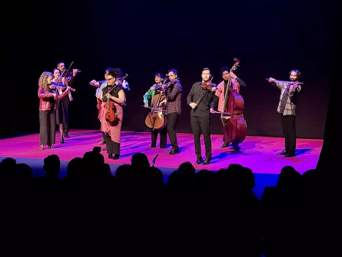 25. Uluslararası Karadeniz Tiyatro Festivali Trabzon'da Başladı