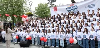 Trabzon'da 'Hisarın Çiçekleri' adlı çocuk korosu konser verdi