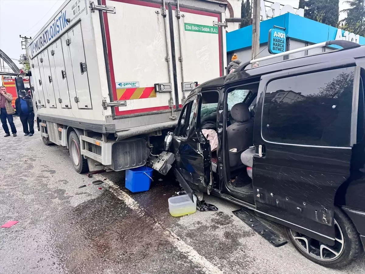 Trabzon'da Trafik Kazası: 4 Yaralı