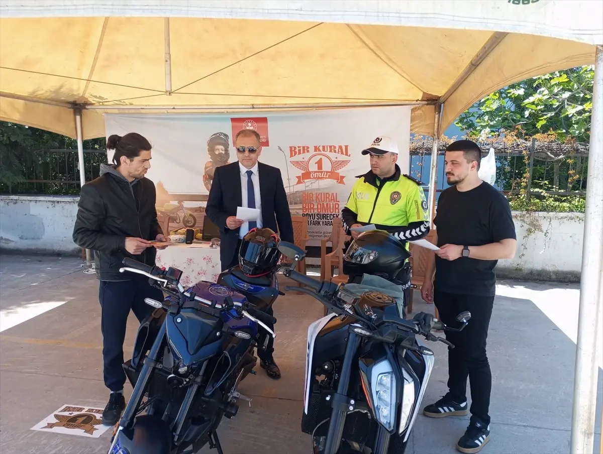 Motosiklet Sürücülerine Trafik Bilgilendirmesi
