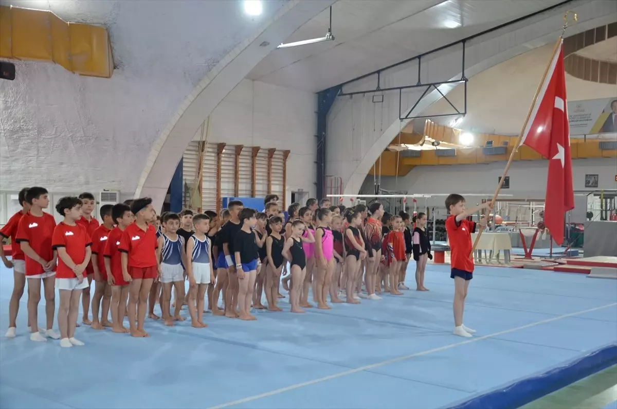 Murat Canbaş Anısına Artistik Cimnastik Turnuvası Düzenlendi