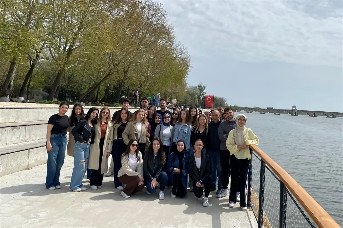 Eğitim Fakültesi Öğrencileri Açık Laboratuvar Etkinliği Düzenledi