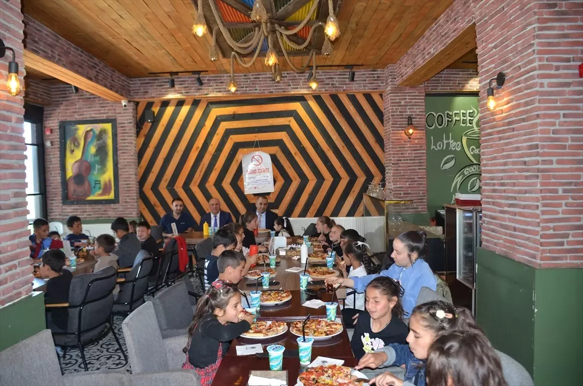 TÜGVA'dan Köy Çocuklarına Pizza İkramı