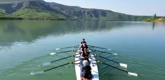 Tunceli Valisi Tekbıyıkoğlu, Uzunçayır Baraj Gölü'nde Kürek Sporu Yaptı