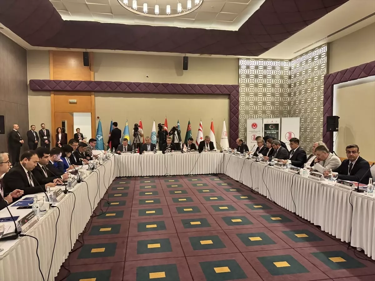Türk Dünyası Birliği İçin Ortak Alfabe Çalıştayı Antalya'da Başladı