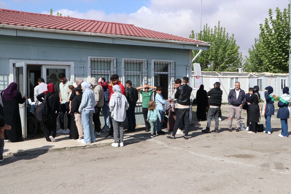 Suriyelilerin Ülkelerine Dönüşü Devam Ediyor