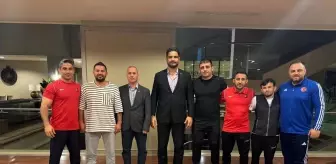 Güreş Federasyonu Başkanı Akgül, 17 Yaş Altı Milli Takımı'nı Ziyaret Etti
