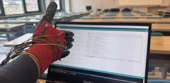 Zonguldak'ta Akıllı İletişim Eldiveni Geliştirildi
