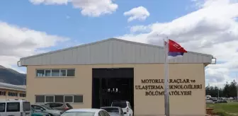 Üniversiteliler oto eksperliğini teorik ve pratik eğitimle öğreniyor