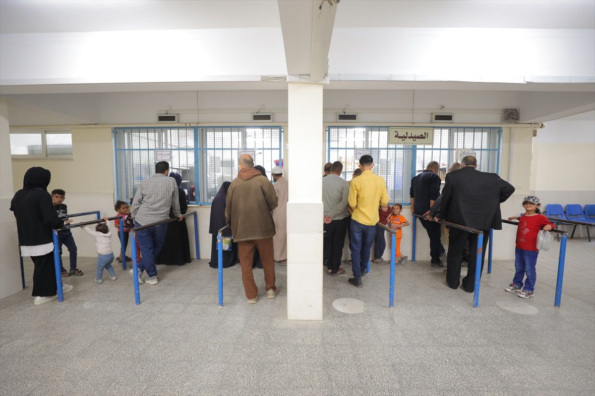 Gazze'de İlaç Krizi Derinleşiyor: UNRWA Uyardı