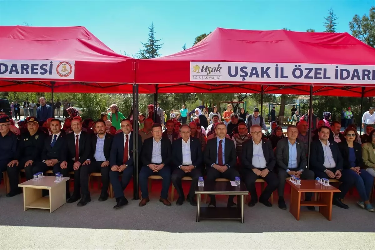 Uşak'ta Hayırseverlerden Yeni Ortaokul