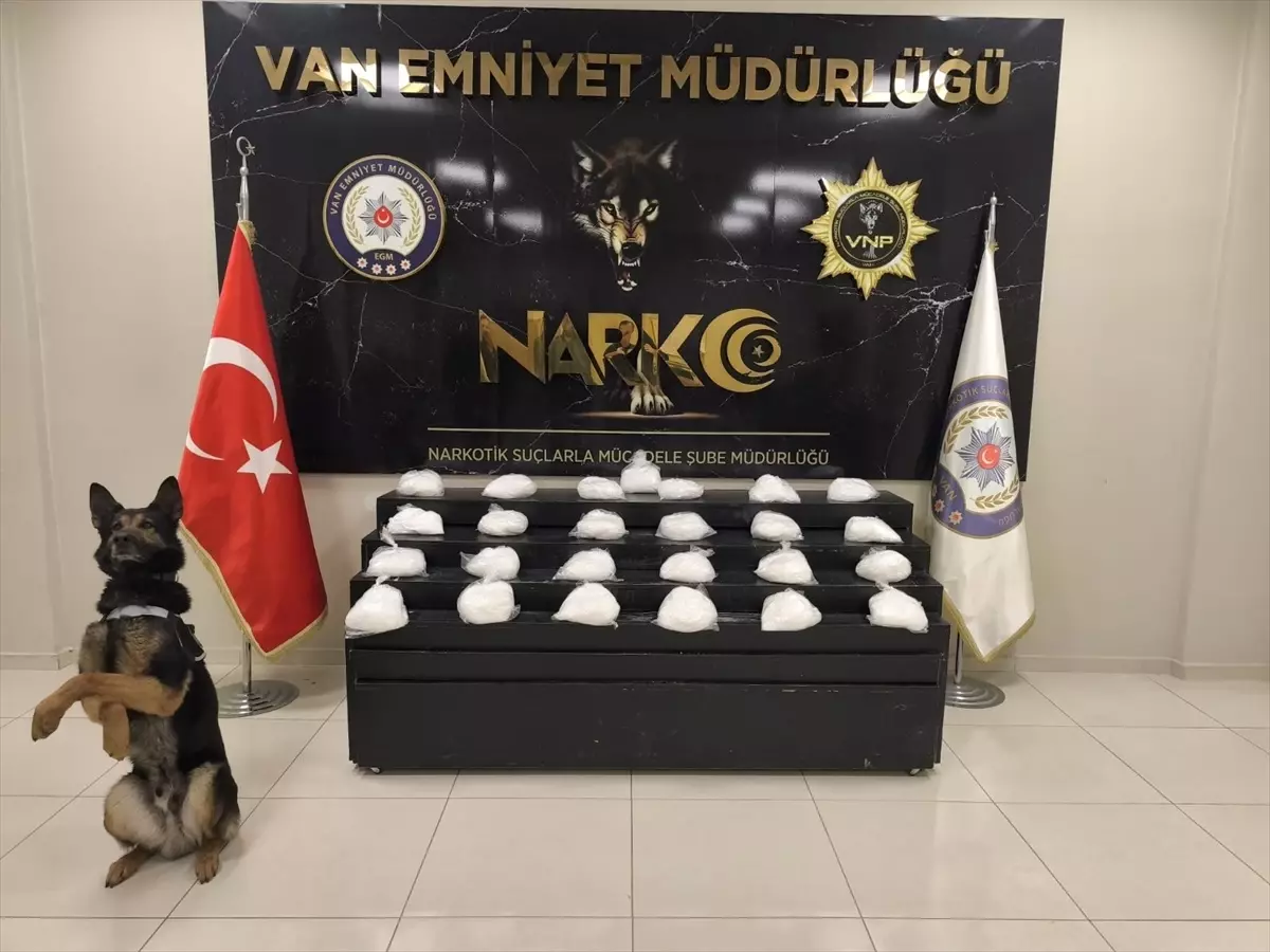 Van'da 25 Kilo Sentetik Uyuşturucu Ele Geçirildi