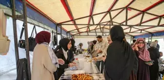 Van YYÜ'de Gazze İçin Kermes Düzenlendi