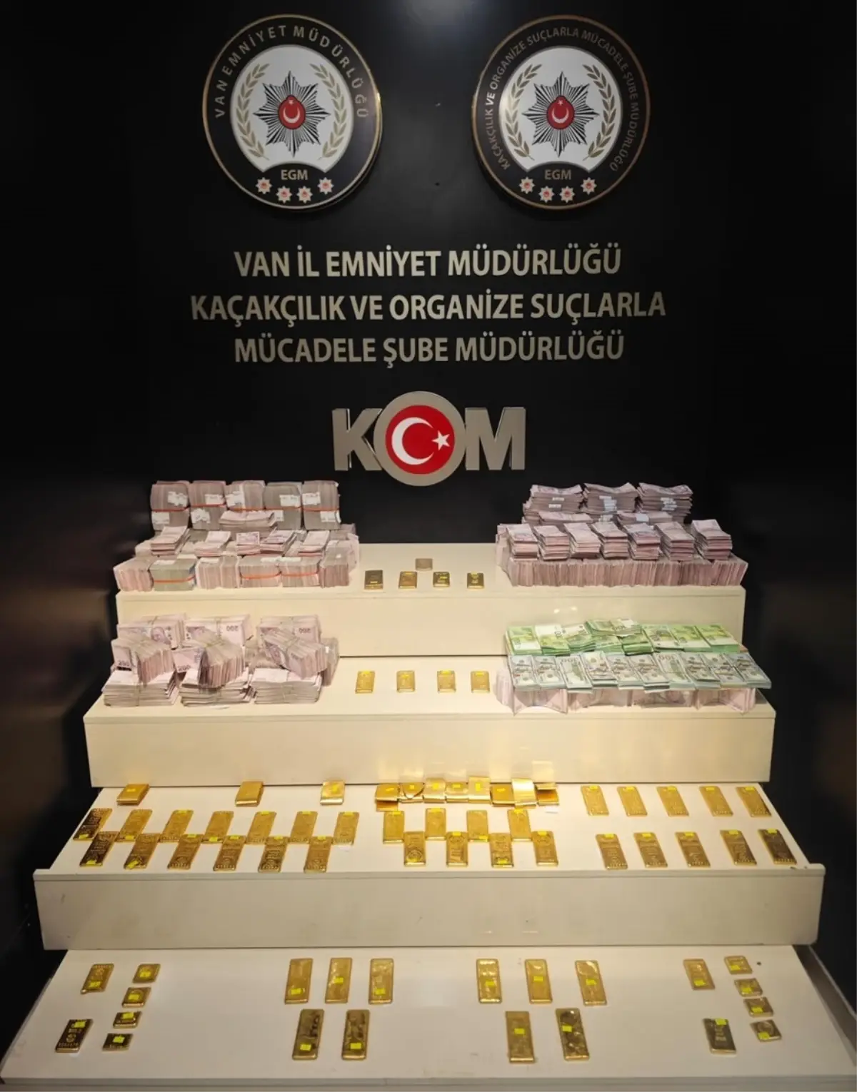 Van'da Gümrük Kaçağı 66 Kilo Altın Ele Geçirildi