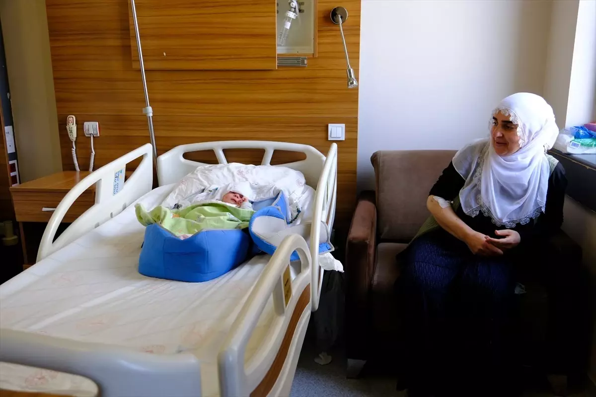 Çatak'ta Hamile Kadın ve Bebeği Doktorların Erken Müdahalesiyle Kurtarıldı