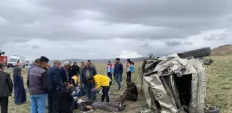 Van'da Otomobil Şarampole Devrildi: 5 Yaralı
