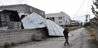 Van'daki Şiddetli Rüzgar Evsiz ve İş Yerisiz Bıraktı
