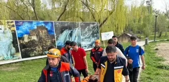 Van Kalesi'nde Düşen Kadın Kurtarıldı