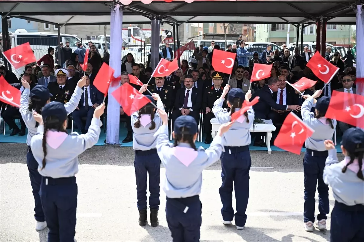Van ve çevre illerde 23 Nisan Ulusal Egemenlik ve Çocuk Bayramı kutlandı