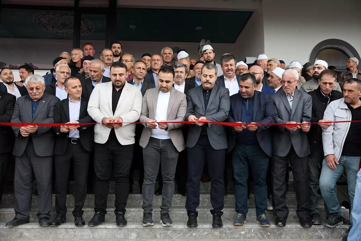 Vezirköprü'de Yeni Bir Camii İbadete Açıldı