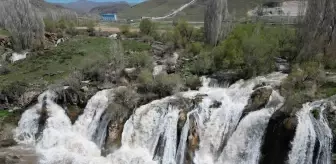 Muradiye Şelalesi, Yağışlarla Daha Coşkulu Akıyor