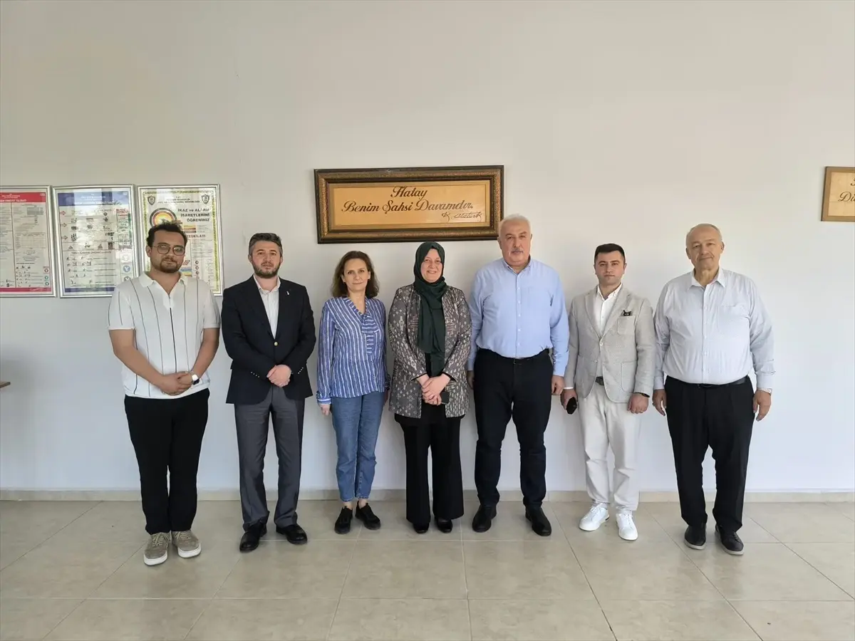 Yeşilay Genel Sekreter Yardımcısı Büke, Hatay Şubesini Ziyaret Etti