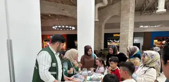 Yeşilay Tokat'ta Anneler ve Çocuklara Yüz Boyama Etkinliği Düzenledi