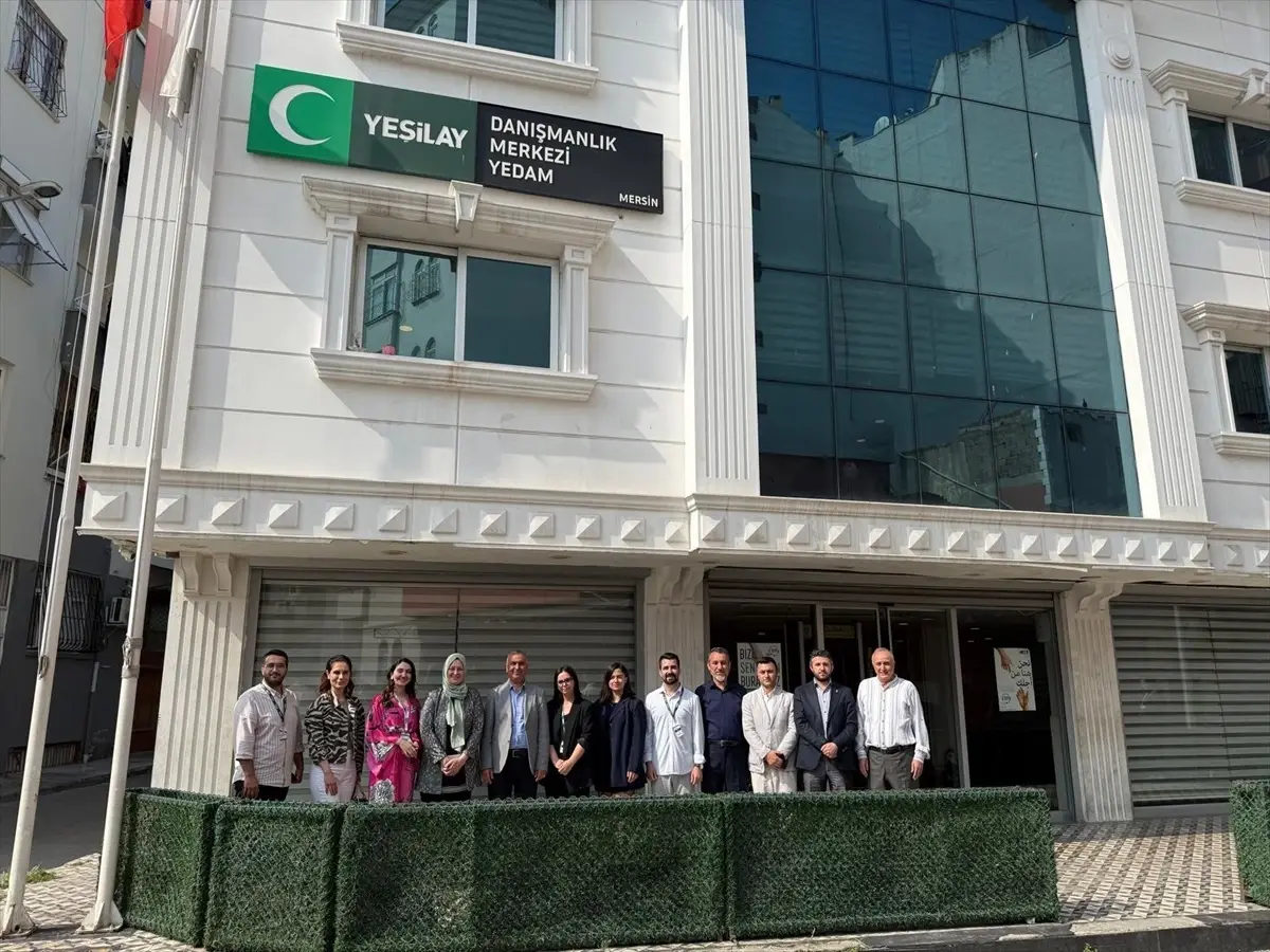 Yeşilay Genel Sekreter Yardımcısı Büke Mersin Şubesini Ziyaret Etti