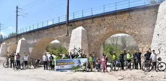 Yeşilyurt'ta 'Bahar' Temalı Bisiklet Turu Düzenlendi