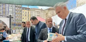 Yüksekova'da 'mini kitap fuarı' açıldı