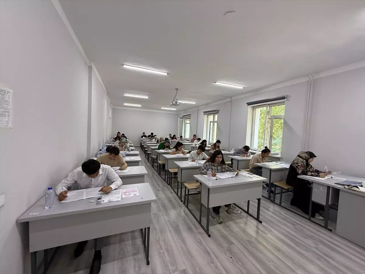 Yunus Emre Enstitüsü'nden Özbekistan'da Türkçe Yeterlik Sınavı