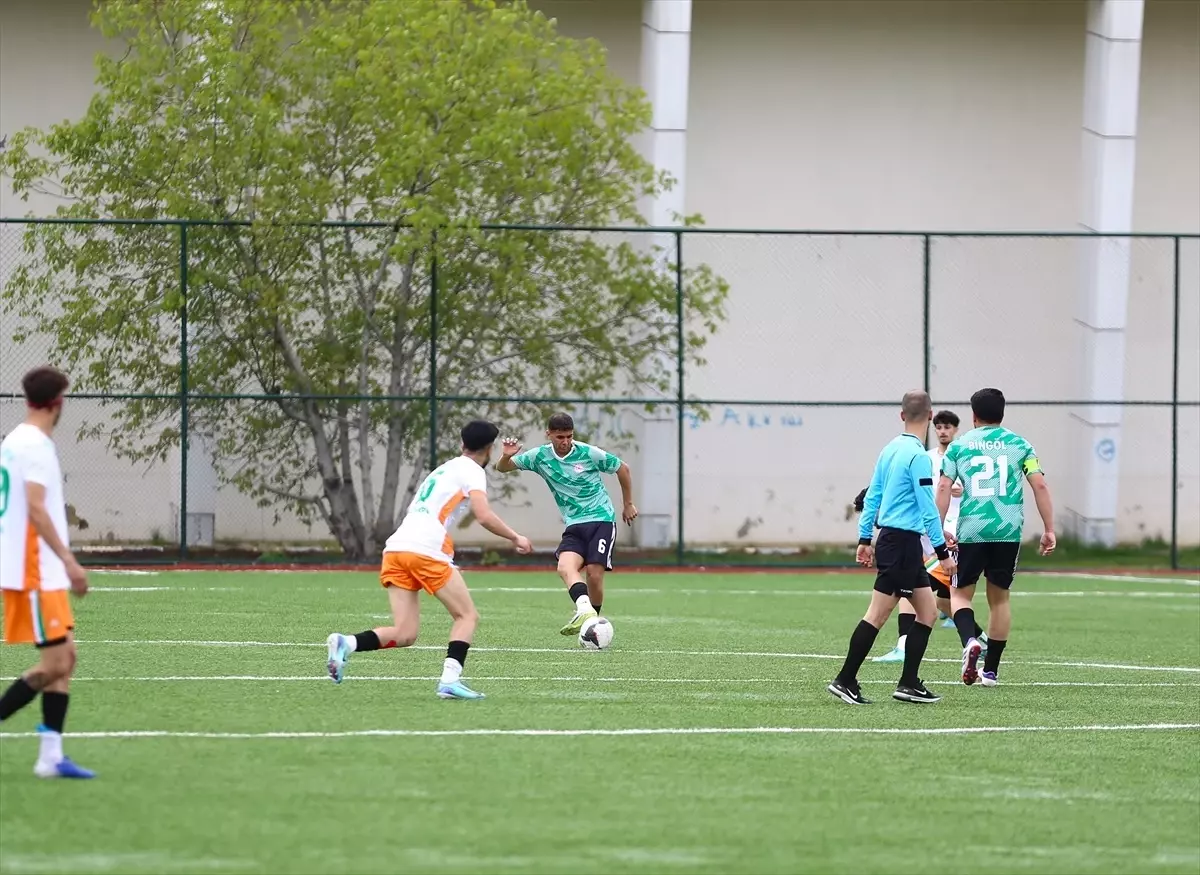 YURTLİG Doğu Anadolu Futbol Grup Müsabakaları, Bingöl'de başladı