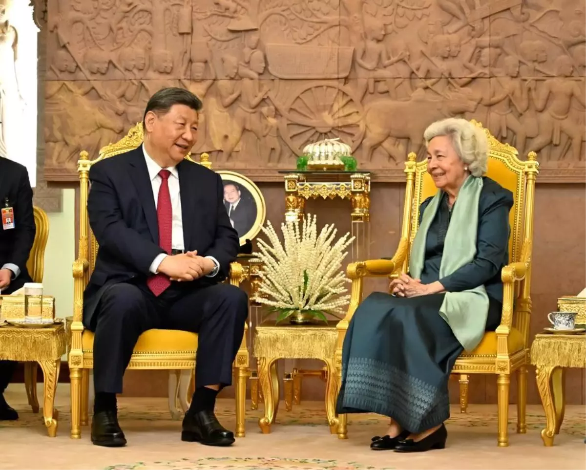 Çin Cumhurbaşkanı Xi Jinping, Eski Kraliçe Norodom Monineath Sihanouk'u Onurlandırdı