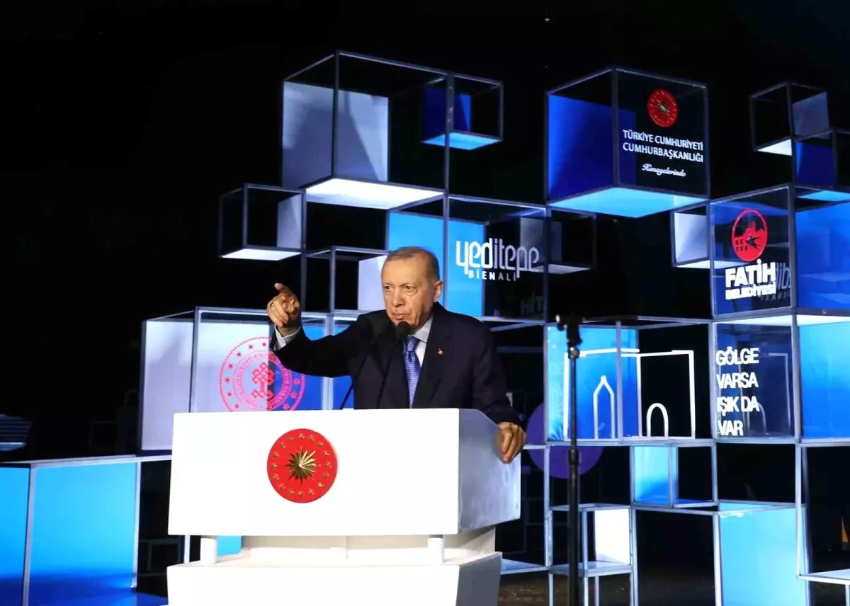 Cumhurbaşkanı Erdoğan: 'Kendini ülkenin yegane sahibi zanneden bir avuç zorbanın taşkınlıklarına eyvallah etmedik'