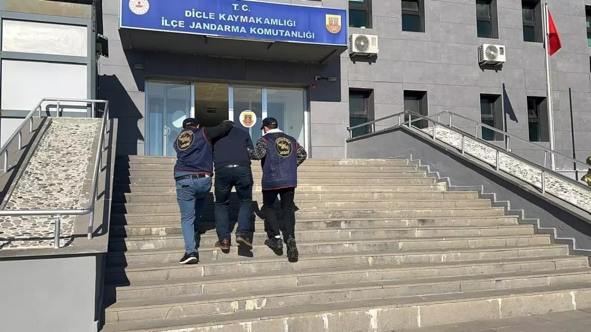 Diyarbakır'da Jandarma Operasyonları: 3 Suçlu Yakalandı
