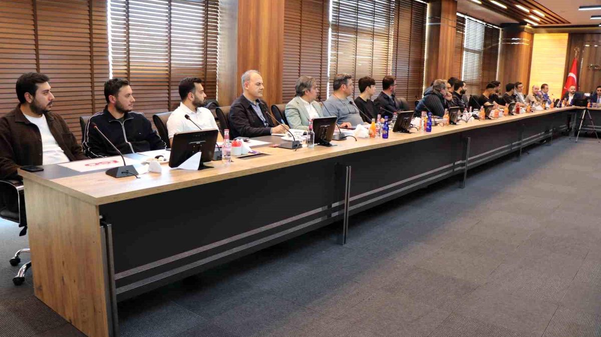 Elazığ'da E-ihracat ve E-ticaret Konferansı Düzenlendi