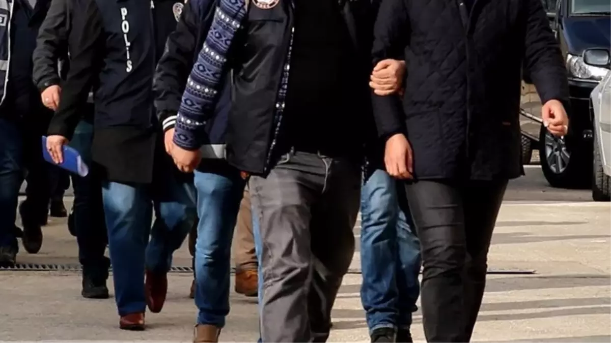 FETÖ'nün askeri yapılanmasına operasyon: 10 kişi gözaltına alındı