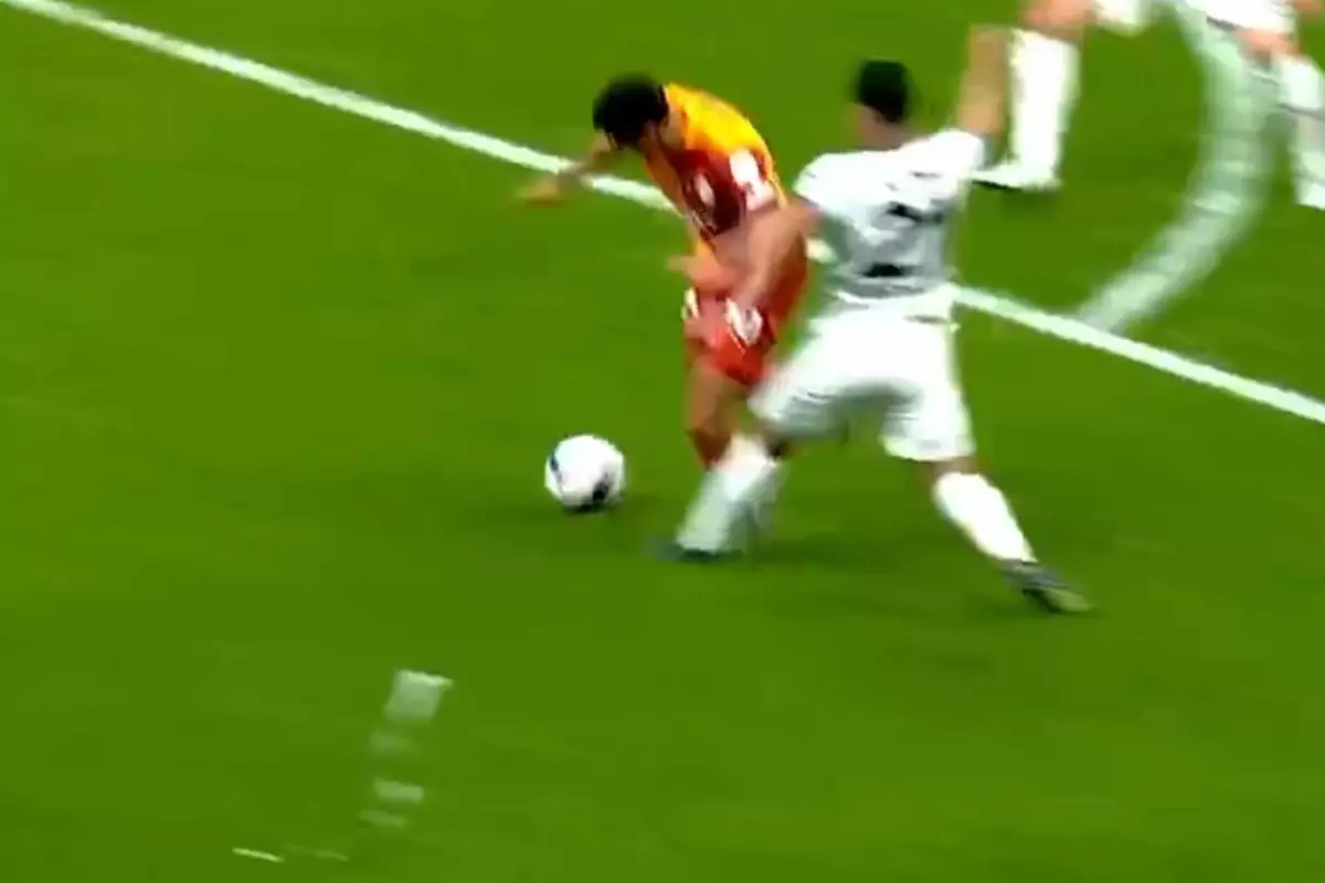 Hakem verdi, VAR devreye girdi! İşte Galatasaray'ın iptal olan penaltısı