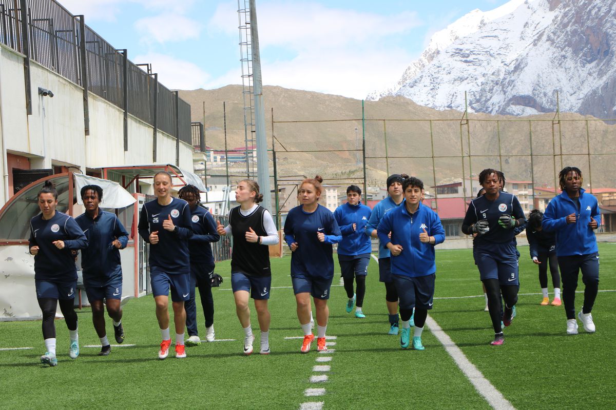 Hakkarigücü Kadın Futbol Takımı, Fenerbahçe'yi Ağırlıyor