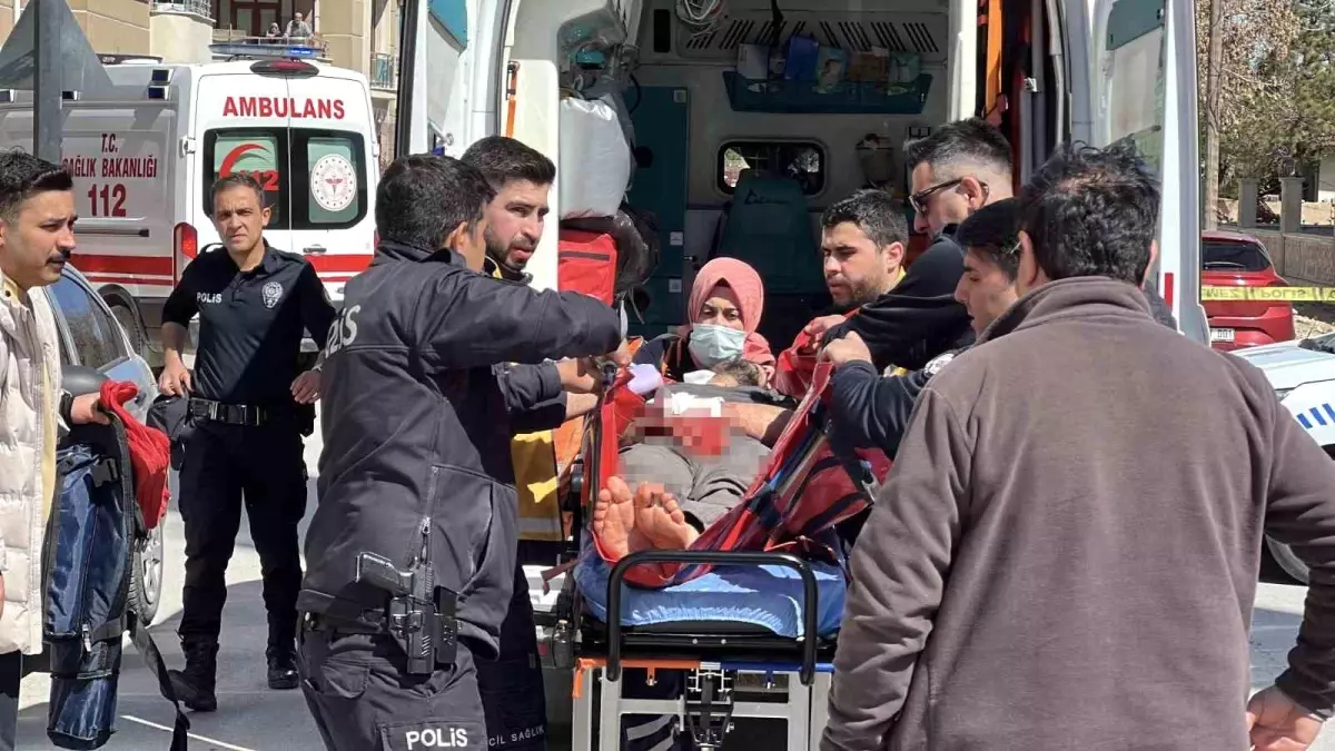 Konya'da Eşini Bıçaklayan Koca Tutuklandı