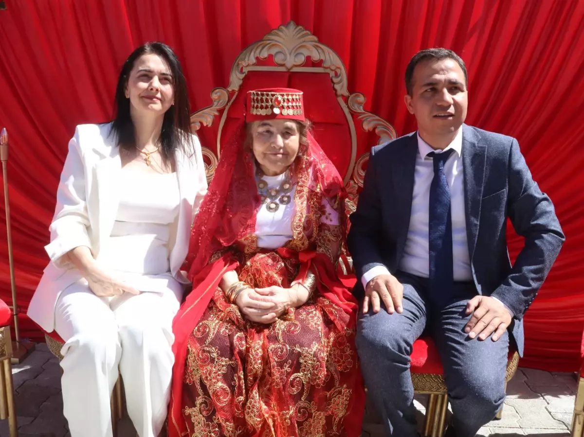 Emine Gülay'ın Hayali Gerçekleşti: Huzurevinde Kına Gecesi Düzenlendi