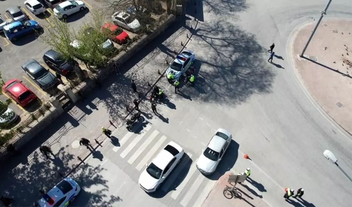 Konya'da Motosiklet Denetimleri Artıyor: Kasksız Sürücüler Pes Dedirtiyor