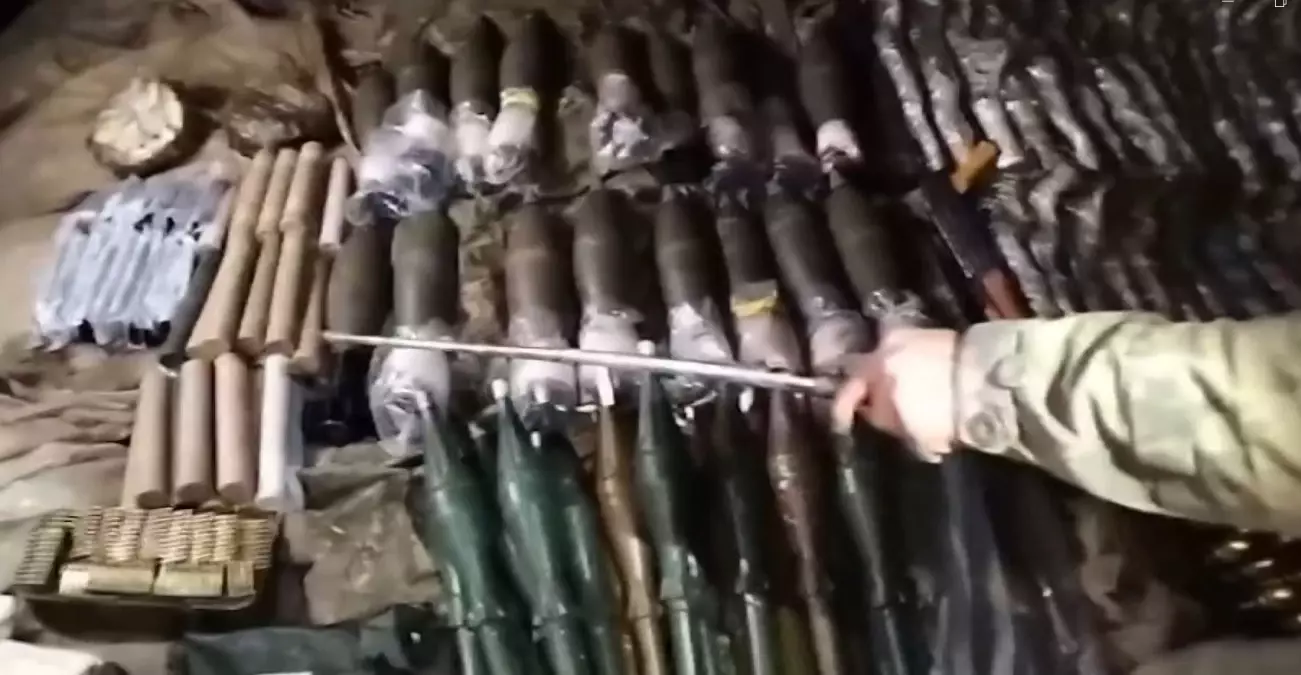 Pençe-Kilit Operasyonu'nda Teröristlere Ait Silah ve Malzemeler Ele Geçirildi
