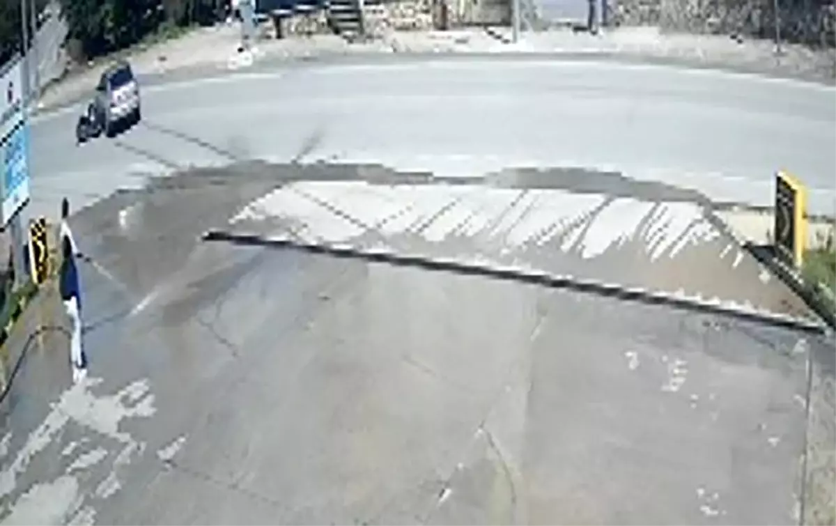 Konya'da Motosiklet ile Otomobil Çarpıştı: 2 Yaralı