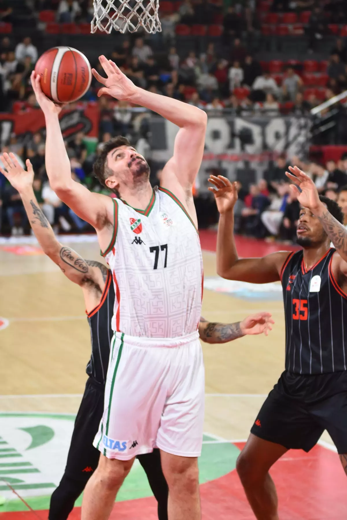 Ege Derbisi: Manisa Basket ile Karşıyaka Karşılaşıyor