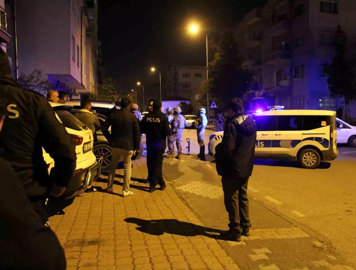 Tüfekle Etrafa Ateş Açan Şahıs, Özel Harekat Polisinin İkna Çabasıyla Teslim Oldu