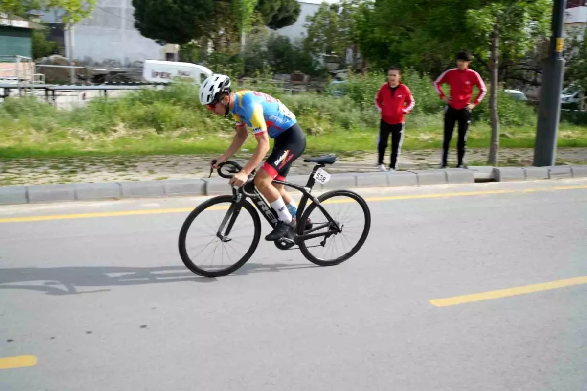 Türkiye Bisiklet Kupası 3. Etap Yarışları Edremit'te Başladı