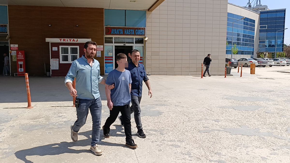 15 Yaşındaki Genç, Tartıştığı Kişiyi Tabancayla Yaraladı