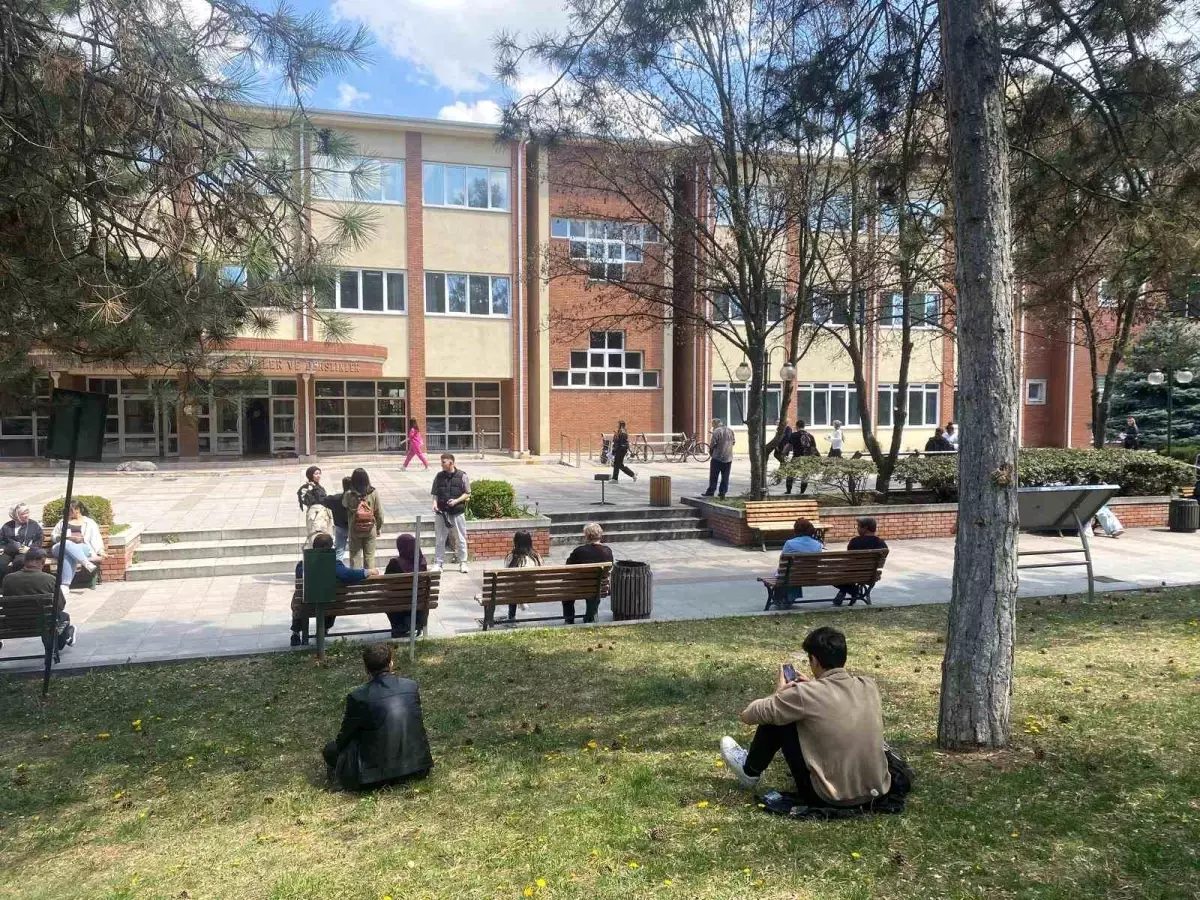 Eskişehir'de Açıköğretim Fakültesi Sınavları Başladı