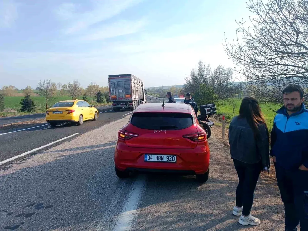 Tekirdağ'da Tır Sürücüsüne Otomobil Çarptı